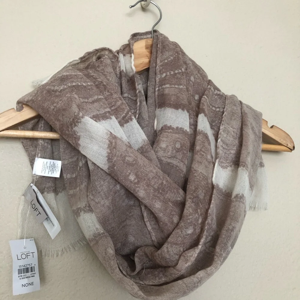LOFT‎ Neutral Scarf